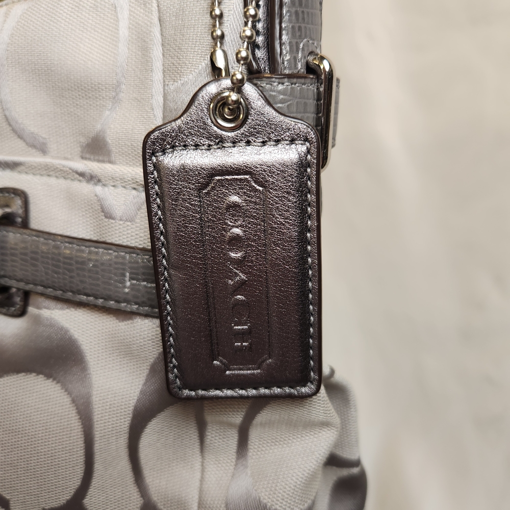 Coach Chelsea Ashlyn Hobo in Gray Signature Jacquard Canvas And Leather Trim - Picture 4 of 16